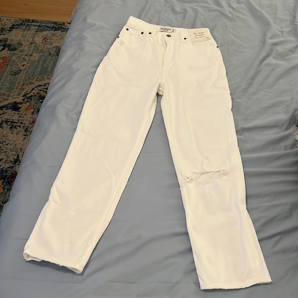 Abercrombie *never been worn* white ankle straight jeans